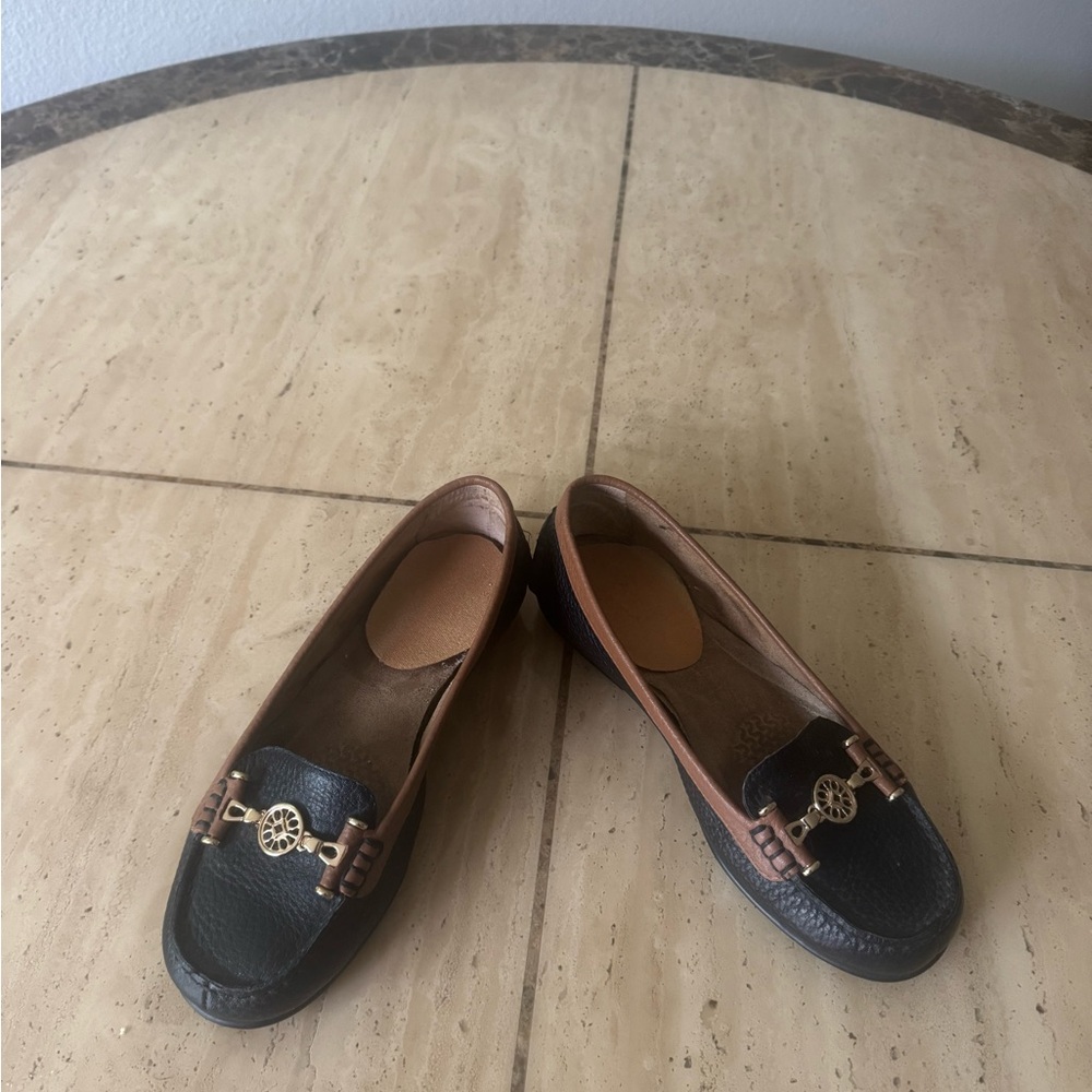 AEROSOLES Black and Brown Loafers